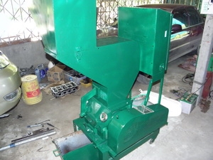 ต้องการขายเครื่องบดพลาสติกมือสองสภาพ พร้อมใช้ บดพลาสติกได้ทุกประเภทเครื่องยังใช้งานได้ปกติครับ เหมาะสำหรับท่านที่จะเปิดโรงบด
