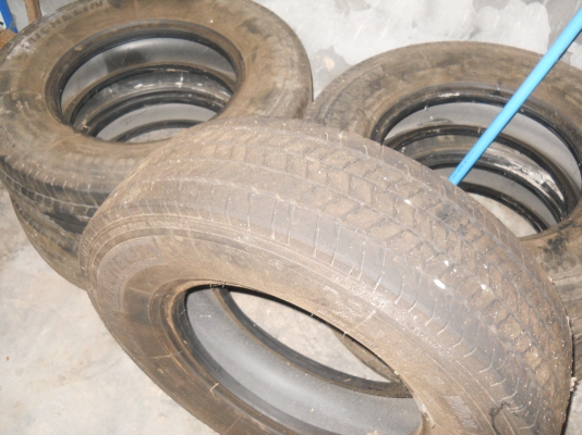 ขายรถหกล้ออีโน่ 150 เเรง  วิ่งได้  หมื่นกว้าพันกว่ากิโล  ราคาพอคุยได้ครับ