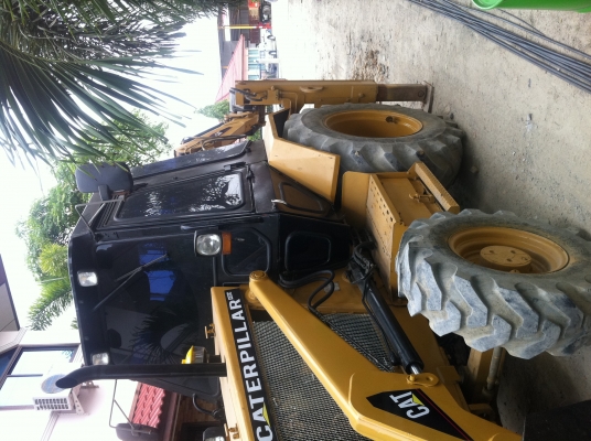 ขาย!!! Cat 428b 4*4  รถทำงานอยู่ เจ้าของขายเอง !!!!! 2เพลา!! ปากคีบ บูมสไลค์ ได้