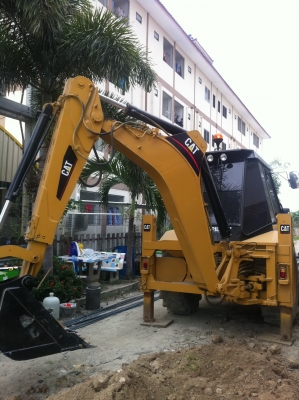 ขาย!!! Cat 428b 4*4  รถทำงานอยู่ เจ้าของขายเอง !!!!! 2เพลา!! ปากคีบ บูมสไลค์ ได้