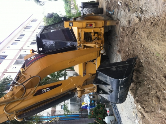 ขาย!!! Cat 428b 4*4  รถทำงานอยู่ เจ้าของขายเอง !!!!! 2เพลา!! ปากคีบ บูมสไลค์ ได้