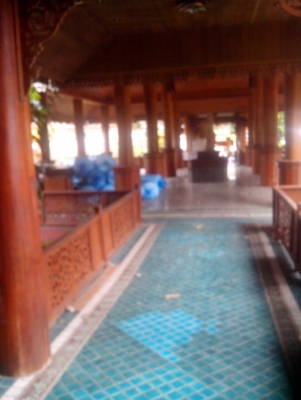 เสาไม้สักขนาดเส้นผ่าศูนย์กลาง 1 เมตรครับ เสาไม้สักขนาดเส้นผ่าศูนย์กลาง 1 เมตรครับ