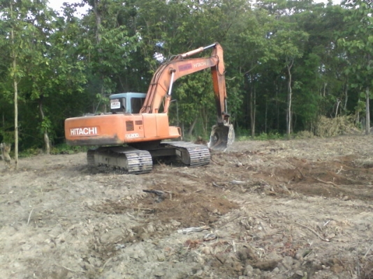 ขาย Hitachi EX200-3 ซูปเปอร์มีทะเบียน ไฟฟ้าครบ รถอยู่ลำพูน  โทร081-8832260 คุณ อรรณพ