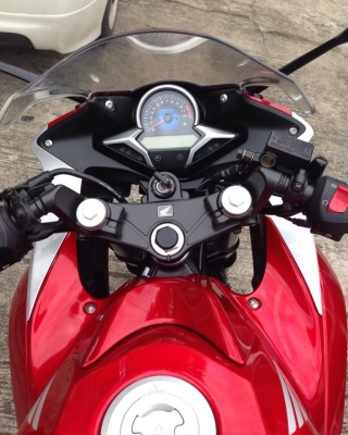 CBR 250R รุ่นท๊อปสุดมี คอมบายเบรค ABS รถสภาพมือ 1 ป้ายแดง