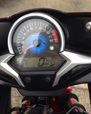 CBR 250R รุ่นท๊อปสุดมี คอมบายเบรค ABS รถสภาพมือ 1 ป้ายแดง