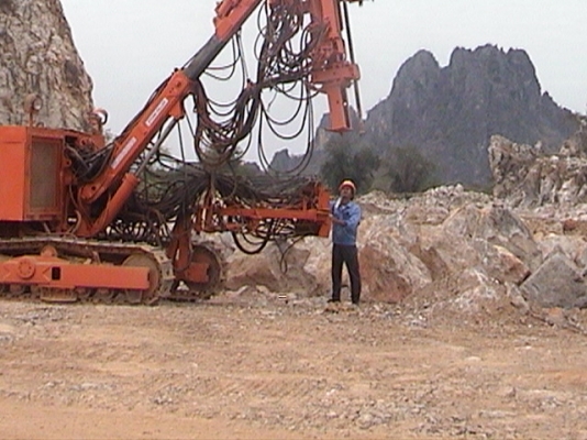 ขายรถเจาะไฮดรอลิค เครื่องลมในตัว