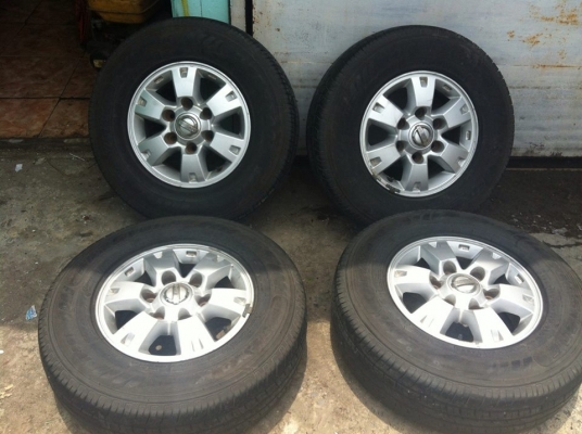 ขายยางปี 2012 พร้อมแม๊ก แท้ นิสสัน 195R14 สภาพเดิมครับ