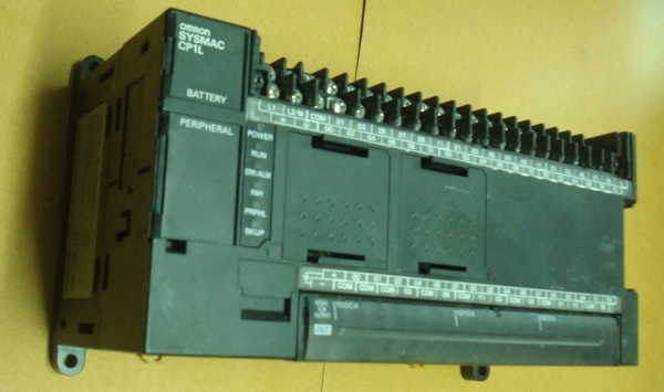 ขาย PLC OMRON CP1L-M60DR-A 3000 บาท ขาย PLC OMRON CP1L-M60DR-A 3000 บาท