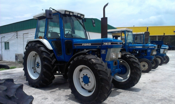 รถไถฟอร์ด 7810 สนใจติดต่อ 089-5285506