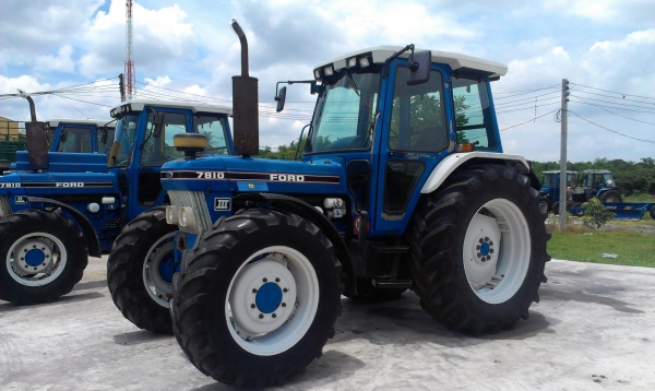 รถไถฟอร์ด 7810 สนใจติดต่อ 089-5285506