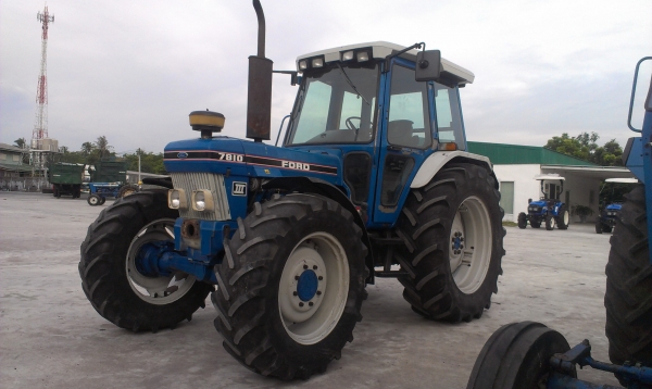 รถไถฟอร์ด 7810 สนใจติดต่อ 089-5285506