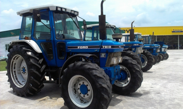 รถไถฟอร์ด 7810 สนใจติดต่อ 089-5285506