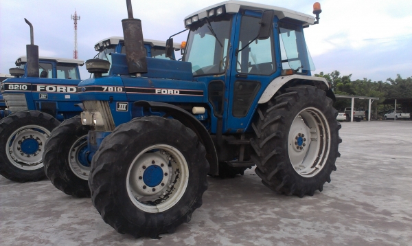รถไถฟอร์ด 7810 สนใจติดต่อ 089-5285506