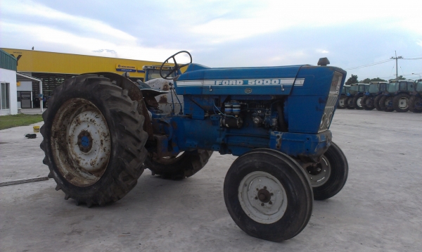ฟอร์ด 5000 สนใจติดต่อ 089-5285506