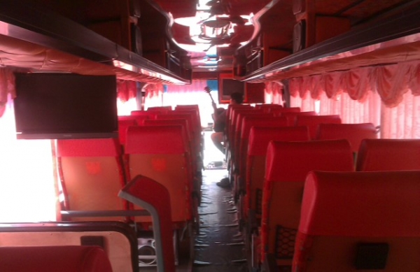 ลดราคาขายดาวน์รถบัสแอร์ชั้นครึ่ง  เหลือ 470000 ทำสีใหม่แล้ว ไปอยู่กับเจ้านายใหม่ที่รักจริงที่พีงงาเรียบร้อยแล้ว โชคดี รวย รวย