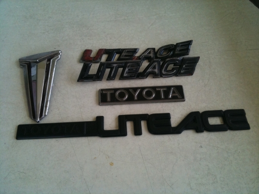 ขายซากรถตู้โตโยต้า LiteAce KM20 ราคา 10,500 บาท ไม่มีเครื่องไม่มีเกียร์