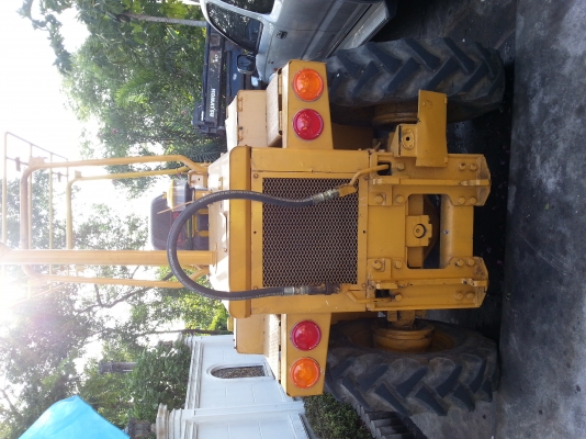 รถตักล้อยาง