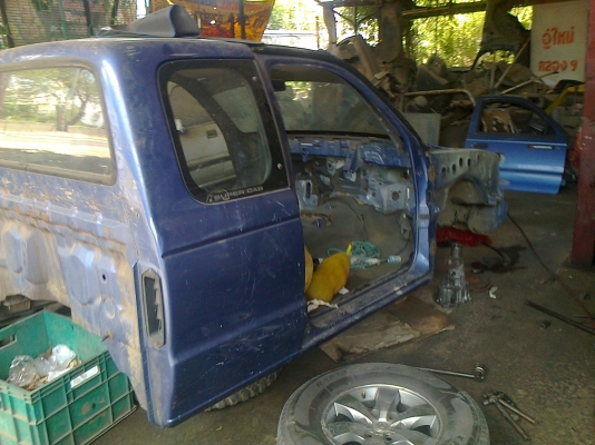 ขายหัวฟอกเรนเจอร์แคปปี2000สภาพเดิมๆบางๆสีถลอกบ้างตามรูปตะเข็บเดิมๆอุปกรมีให้ตามรูปเกือบครบขาดตัวไหนสอบถามได้เผื่อลืมถ่ายรูป(ของอยู่คลอง9)