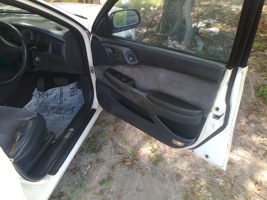 ขายท้ายโด่งไฟแยกเกียร์ออโต้ปี95ไฟฟ้าเครื่องเกียร์ดีแอร์เย็นสีบางๆซีดๆบางจุด คานหน้าไล้มาบางๆประหยัดขี่กลับบ้านได้เลย