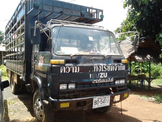 ***ขายแล้วครับขอบคุณ Truck2hand **ปรับราคา (เพิ่มรูปคัสซี) ขาย 6ล้อใหญ่ อดีตรถฉายหนัง ราคาเบาๆ ISUZU JCM 145HP เครื่อง6BB 145HP แห้งดี ไม่เยิ้มติดง่าย อึดทน ช่วงล่างแน่นคัสซีดี มีบวมช่วงปลายหลังหูแหนบหลังไปและบวมซับใน(ตามรูป)แต่ทั้งเส้นถือว่าดีช่วงกลางไปห