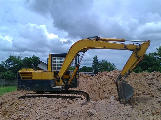 ขาย..รถขุด KOMATSU PC60-3 รถสวย พร้อมใช้งาน