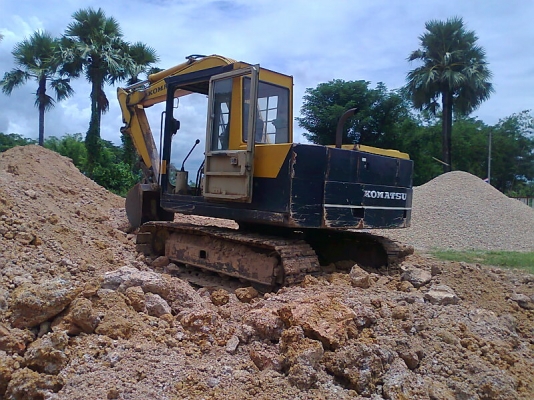 ขาย..รถขุด KOMATSU PC60-3 รถสวย พร้อมใช้งาน