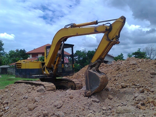 ขาย..รถขุด KOMATSU PC60-3 รถสวย พร้อมใช้งาน