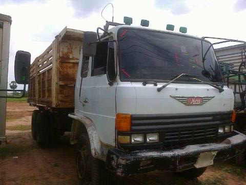 ขายรถบรรทุกสิบล้อดั๊มพ์ HINO F18 2 เพลา เครื่องเกียร์เดิม ด.โคราช ยางดี ทะเบียนแจ้ง ม.79