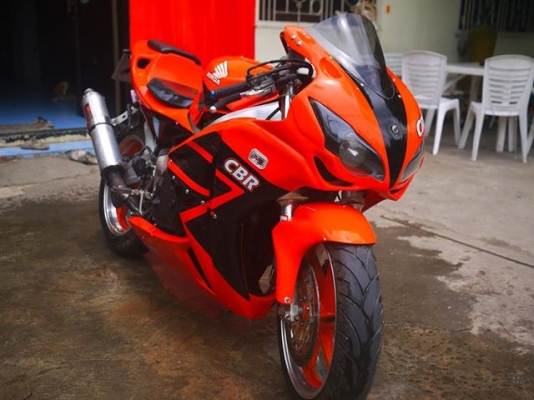 ขาย CBR92 ตัวคาร์บูร์ไฟฟ้าพร้อมทะเบียนแท้777 แฟริ่ง CBR1000 2008 ชุดสีใหม่กริ๊ป ท่อสูตรโยชิมูระ รถขี่มันมากๆ ราคา 97000 จัดไฟแนนท์ได้ 0803355484 by 400 Club Thailand www.400clubthailand.com