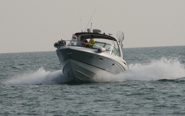 เรือยอร์ชFORMULA