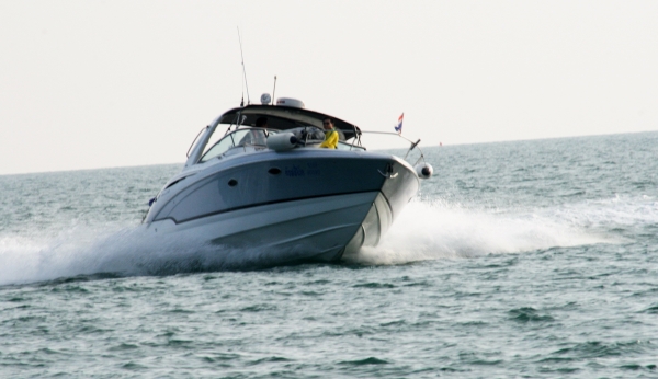 เรือยอร์ชFORMULA