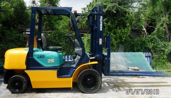 ขายโฟร์คลิฟท์KOMATSU:FG25-12งาหมุนสไลด์นำเข้าจากญี่ปุ่นไม่เคยใช้งานในไทย