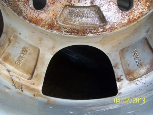 ขายแม็กขอบ 15x7.5   6รู  1ชุด