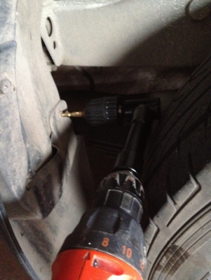 ตัวแปลง สว่านหัวงอ 90องศา สำหรับงานเจาะรูหรือไขน็อตในที่แคบแบบไม่ใช้จำปา ตัวแปลง สว่านหัวงอ 90องศา สำหรับงานเจาะรูหรือไขน็อตในที่แคบแบบไม่ใช้จำปา