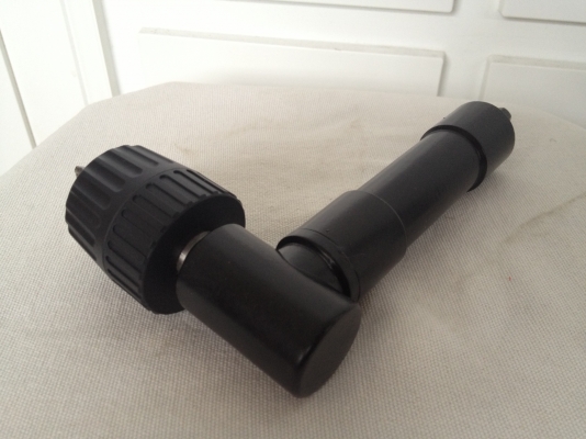 ตัวแปลง สว่านหัวงอ 90องศา สำหรับงานเจาะรูหรือไขน็อตในที่แคบแบบไม่ใช้จำปา ตัวแปลง สว่านหัวงอ 90องศา สำหรับงานเจาะรูหรือไขน็อตในที่แคบแบบไม่ใช้จำปา