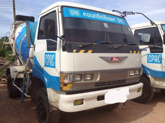 รถโม่ปูนยี่ห้อฮีโน่6ล้อ