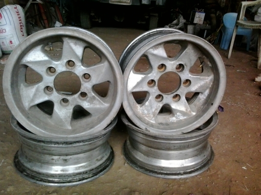 ขาย ล้อแม๊ก เก่า 6 รู ขอบ 14 หน้ากว้าง 6.5 ขาย ล้อแม๊ก เก่า 6 รู ขอบ 14 หน้ากว้าง 6.5