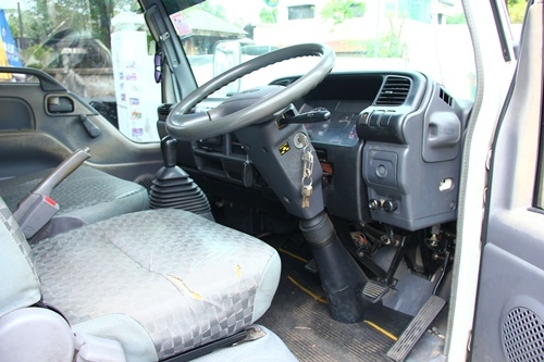 ขายรถบรรทุก 6 ล้อ lsuzu nkr 130 ปี 49 ราคาถูกๆๆ เดิมๆๆ