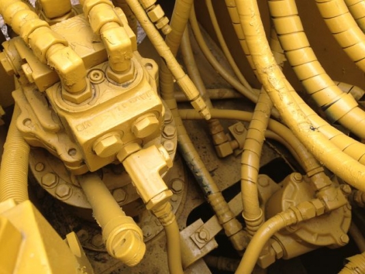 ขายรถแบคโฮ KOMATSU PC130-6 มี VDOครับ ระบบไฟฟ้าเต็ม รถนอกนำเข้าสภาพสวย สนใจติดต่อ 081-2990958