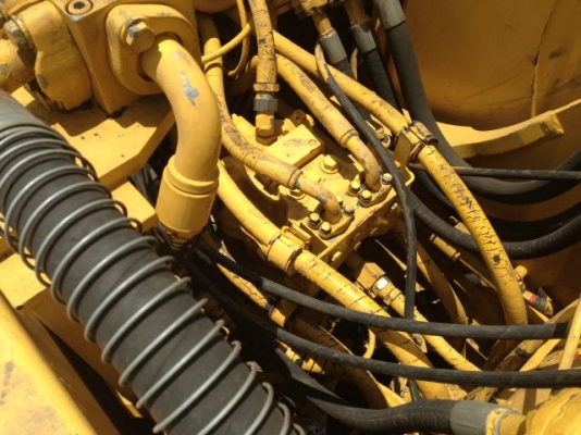 รถแบคโฮ KOMATSU PC210LC-6K รถแบคโฮ KOMATSU PC210LC-6K