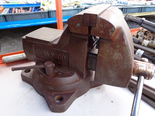 ปากกาจับชิ้นงาน 4, 5, 6 นิ้ว LACROC