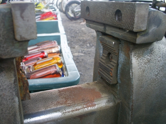 ปากกาจับชิ้นงาน 4, 5, 6 นิ้ว LACROC