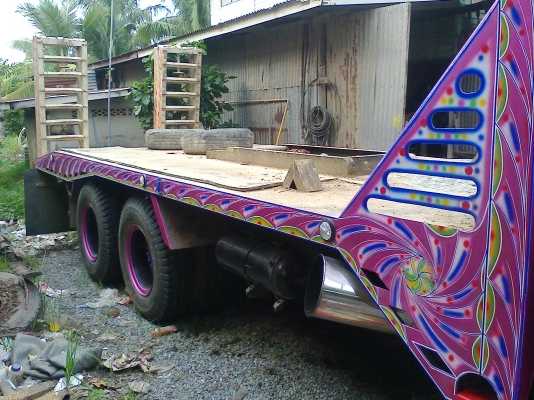 รถบรรทุกรถเกี่ยวพร้อมใช้งาน