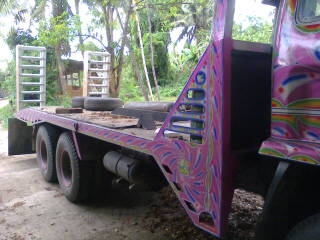 รถบรรทุกรถเกี่ยวพร้อมใช้งาน