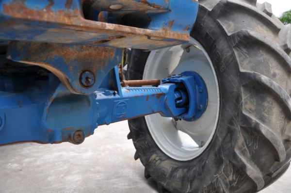 ขาย รถไถ FORD 8210 ขับ4ล้อ สภาพสวยเดิมจากญี่ปุ่นไม่เคยใช้งานในไทย ขาย 445,000 บาทเท่านั้น!!!!