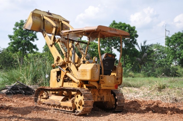 ขาย แทรคเตอร์ KOMATSU รุ่น D20S สภาพสวยเดิมจากญี่ปุ่นยังไม่เคยใช้งานในไทย 125,000 บาทเท่านั้น!!!