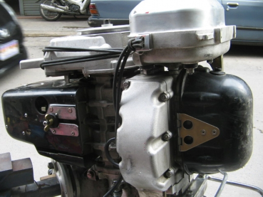 ขายเครื่่องเรือแข่งญี่ปุ่น ยี่ห้อ YAMATO ขนาด 32 hp ใบจักรแต่ง สภาพ99\% ราคา 28,500