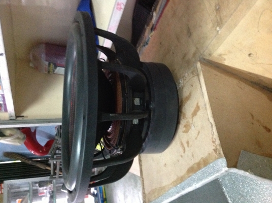 ขายซับโม15นิ้ว+คลาสดี