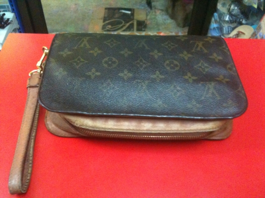 ขายเป๋าหนีบ Louis