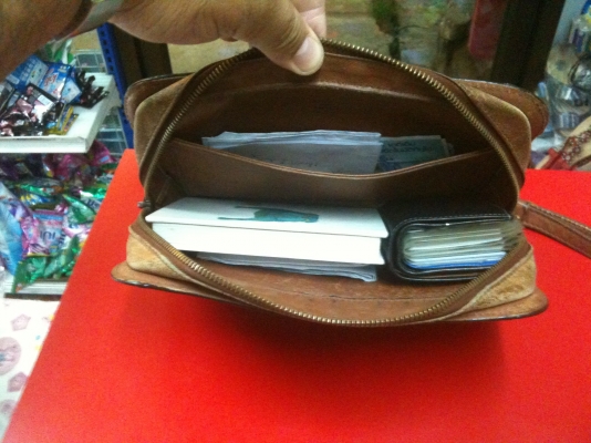 ขายเป๋าหนีบ Louis